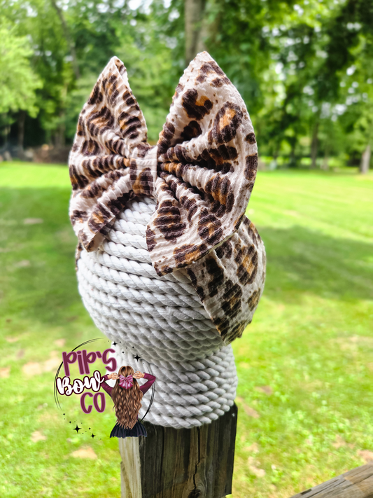 Neutral Leopard Waved